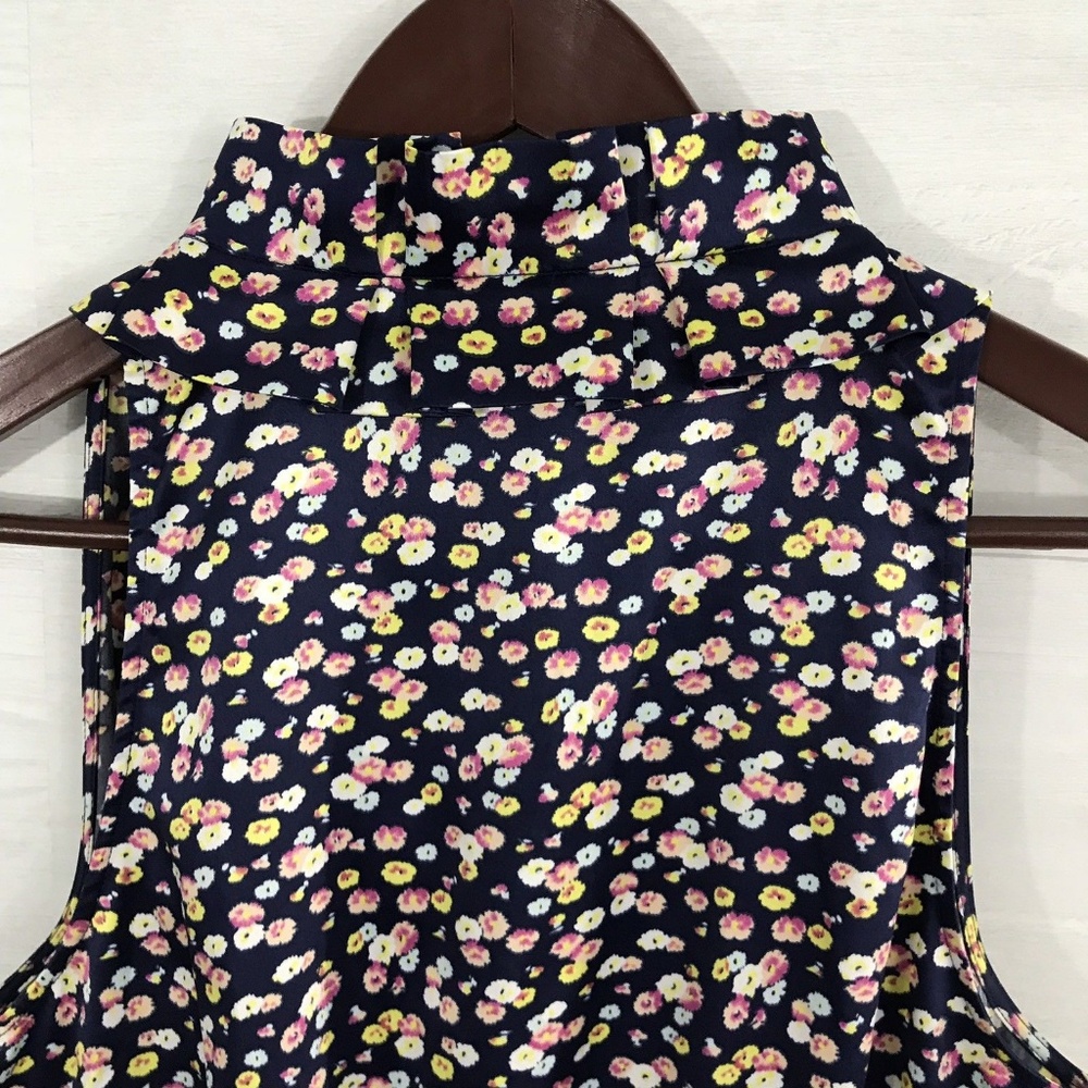 5/$20 CLEARANCE SALE! The Limited Tank - Picture 7 of 7
